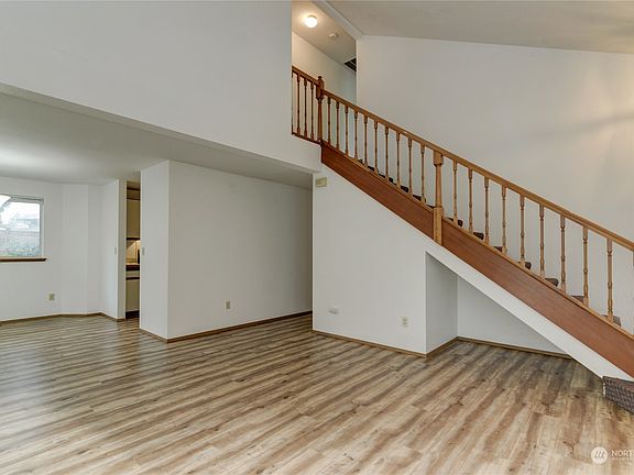 3rd image of 2218 Blossomwood Court NW