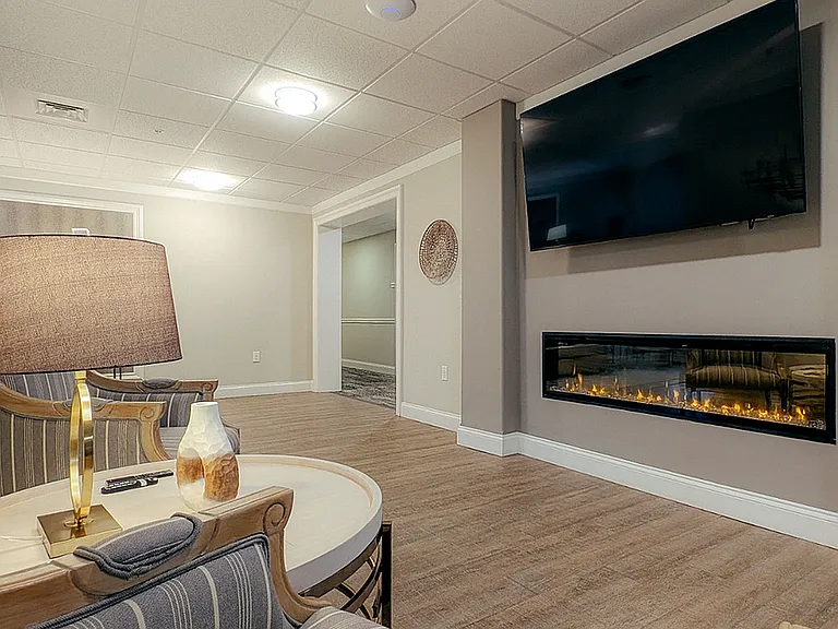 210 - Lounge