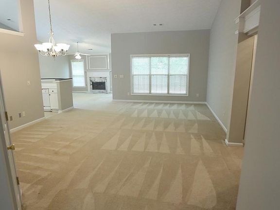 Living/Dining Area