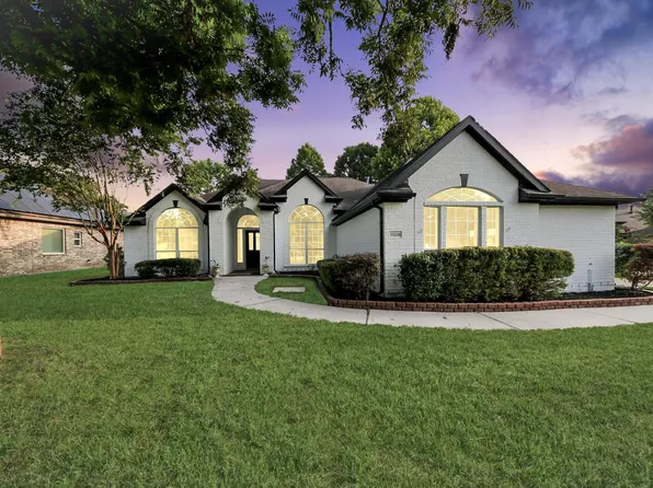 33206 Whitley Ct, Weston Lakes, TX 77441