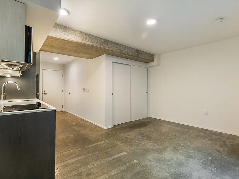 722 E Pike St — Photo 78