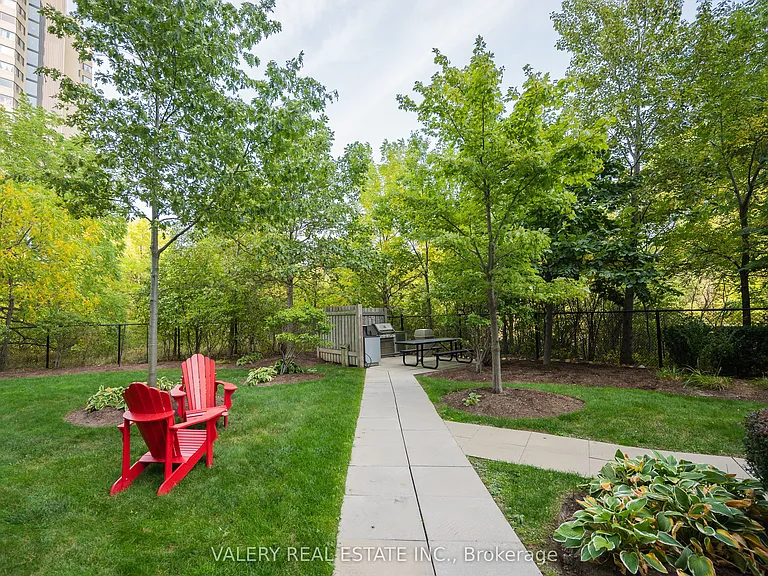 1055 Southdown Rd #201 — Photo 38