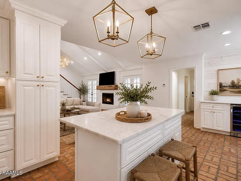 320 Lippi Blvd — Photo 12