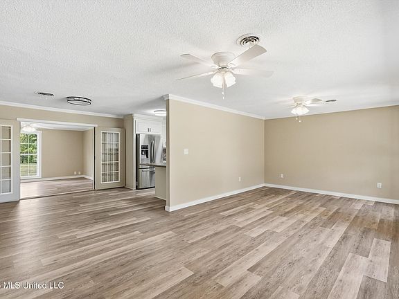 4th image of 2395 Mowdy Rd