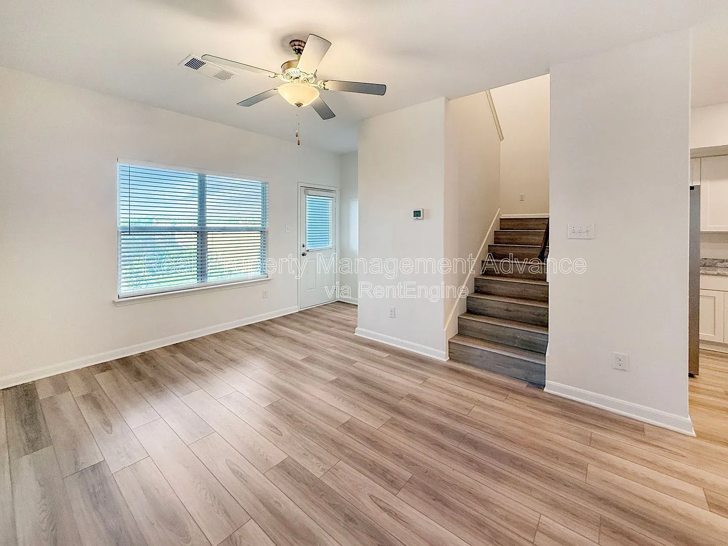 3 bed, 2.5 bath, 1586 sqft, $1,650 — Photo 4