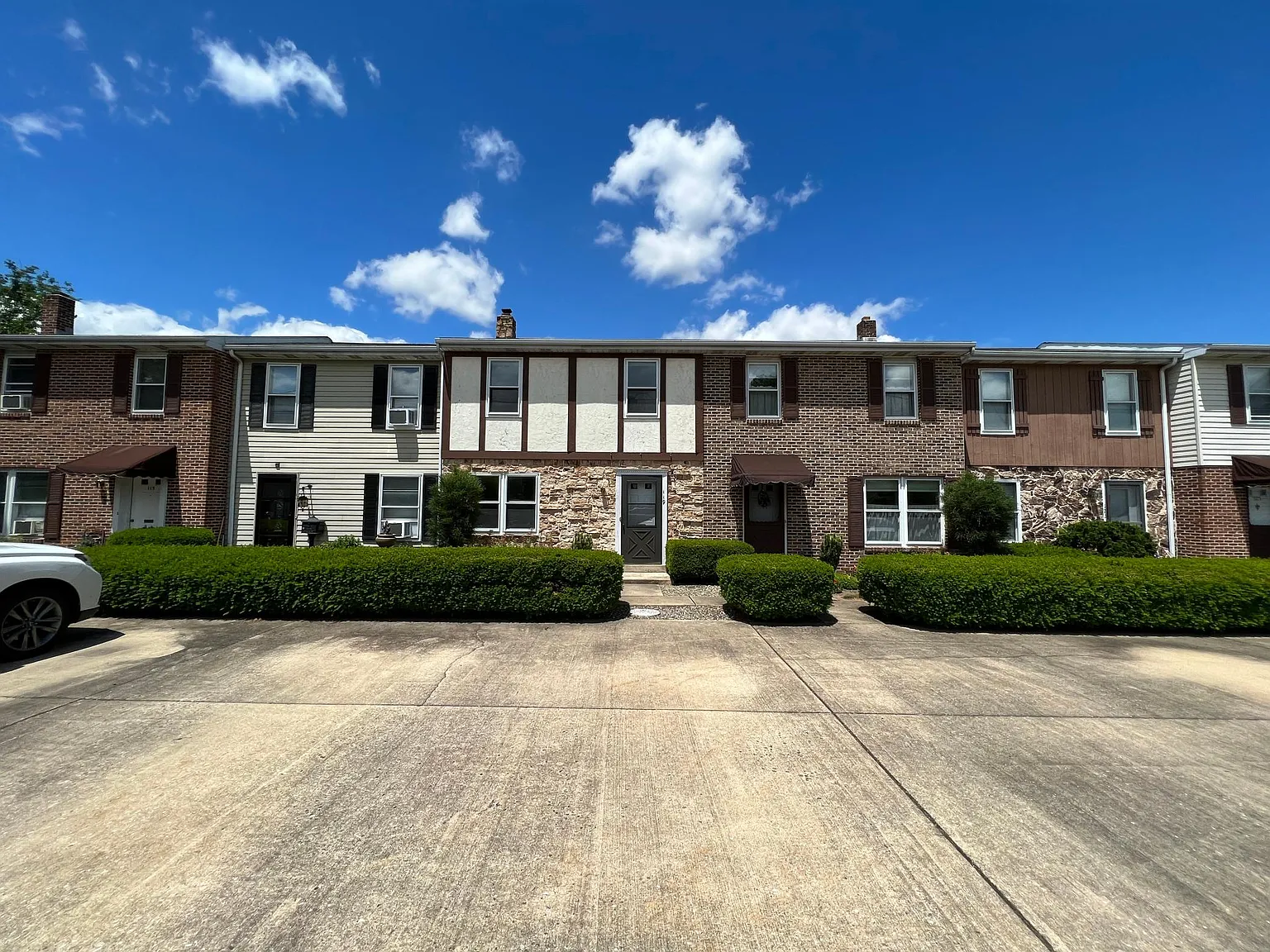 2 bed, 1.5 bath, 1742 sqft, $1,495 — Photo 2