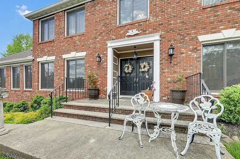 60 Ivy Pl