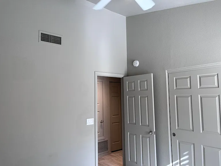 13524 N 103rd St — Photo 18