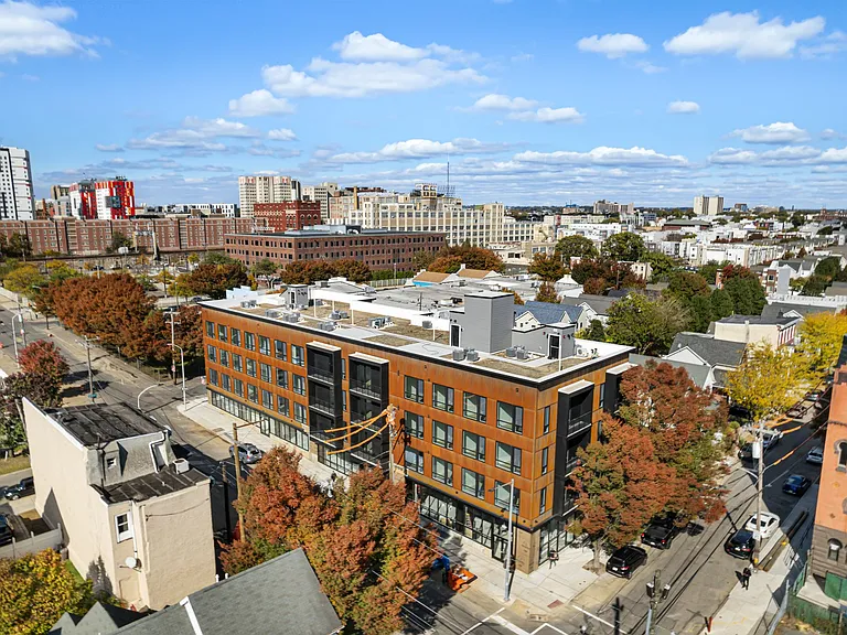 Moore House Apartments — Photo 20