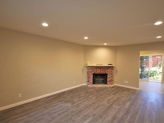3rd image of 384 S Bernardo Ave