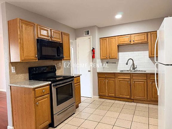 5th image of 2102 5th Ave N #3