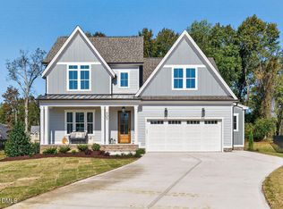 905 Lily Claire Ln, Fuquay Varina, NC 27526