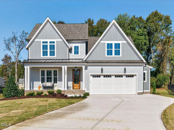 905 Lily Claire Ln, Fuquay Varina, NC 27526