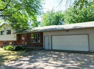 5609 W 51st St, Sioux Falls, SD 57106