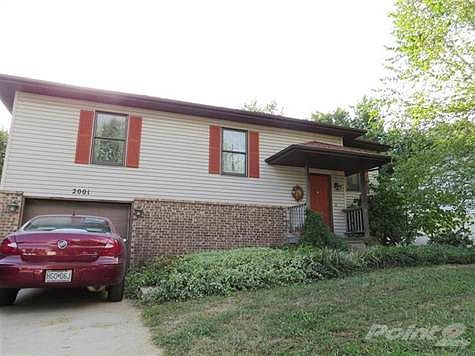 Great neighborhood, newer roof and water heater.