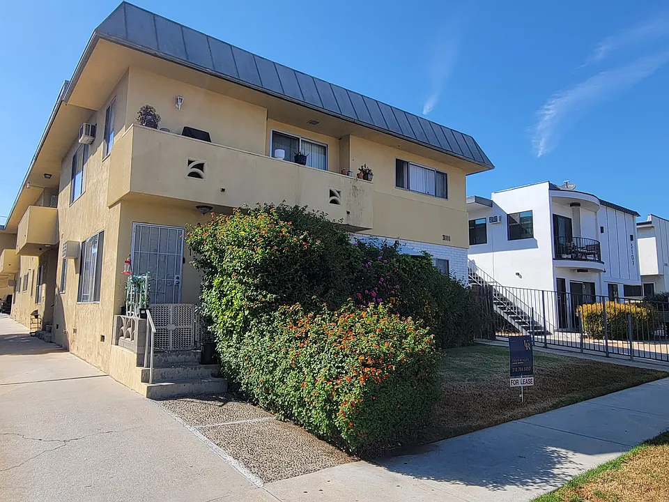 3111 S Canfield Ave #6