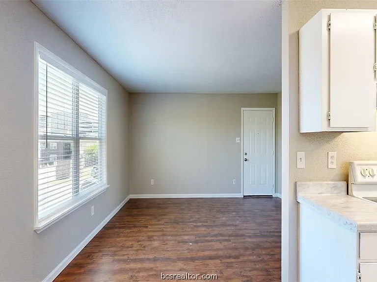 806 Oran Cir #G — Photo 10