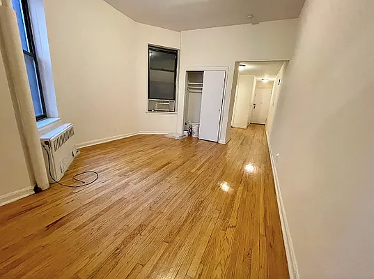 Rented by Compass | media 7