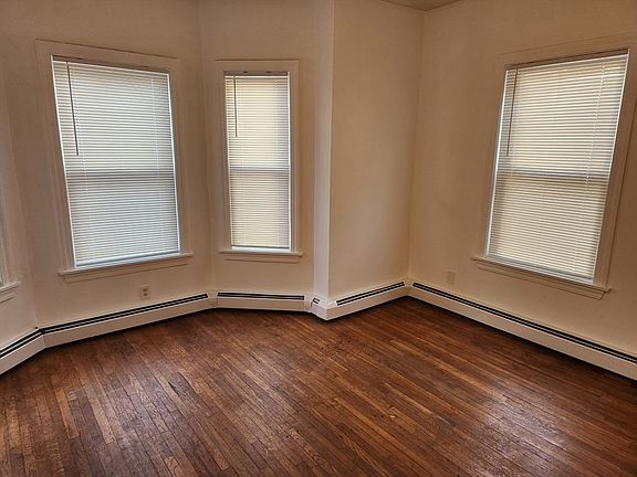 5th image of 107 Hollingsworth St