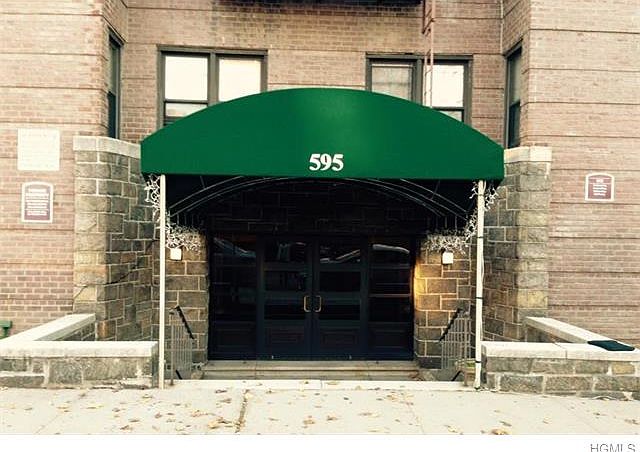 1st image of 595 McLean Ave APT 4B