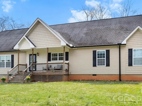 28 Chapel Park Rd, Asheville, NC 28803