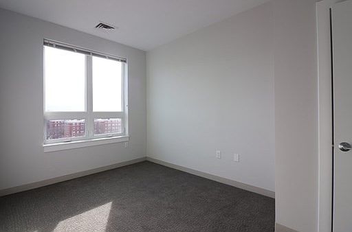 4th image of 161 Washington St #1517