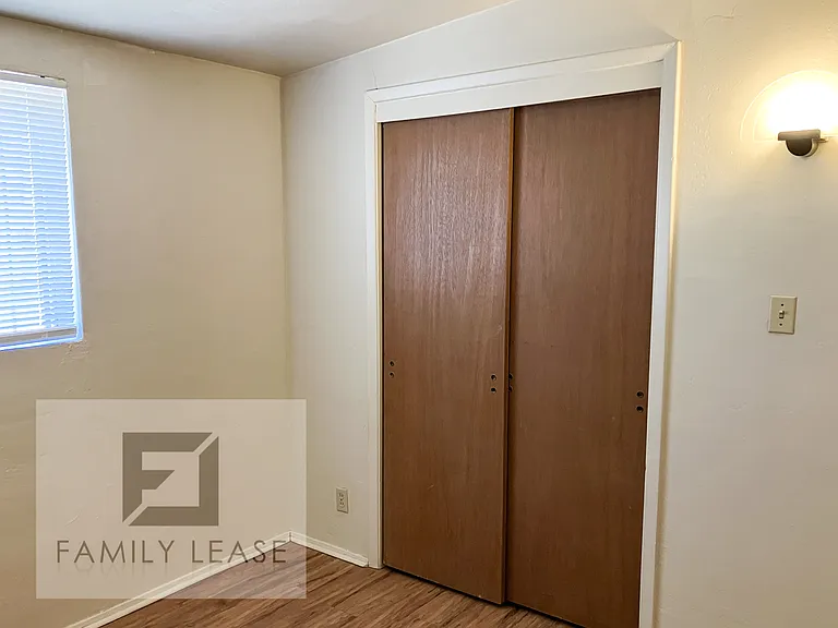5042 E 24th St — Photo 12