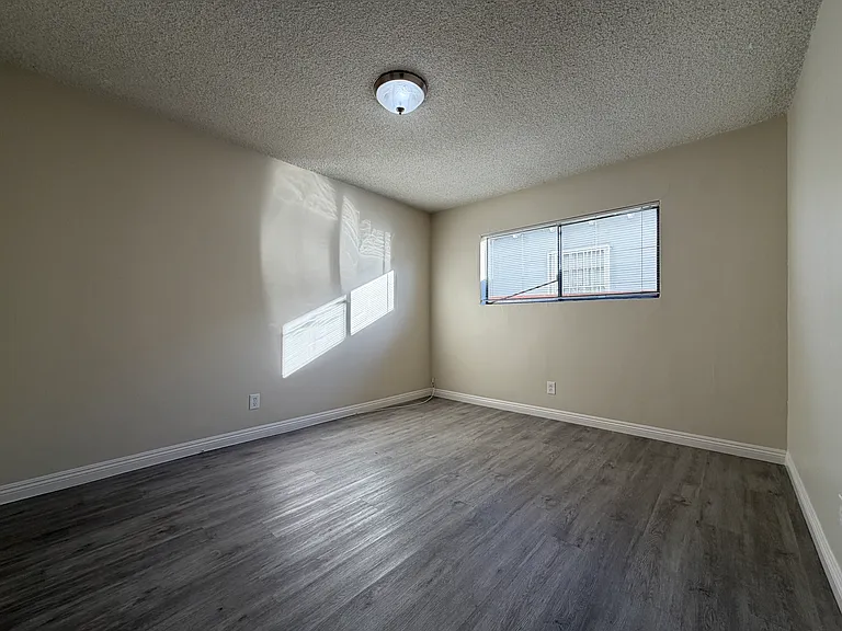 1104 S Marengo Ave #B — Photo 11