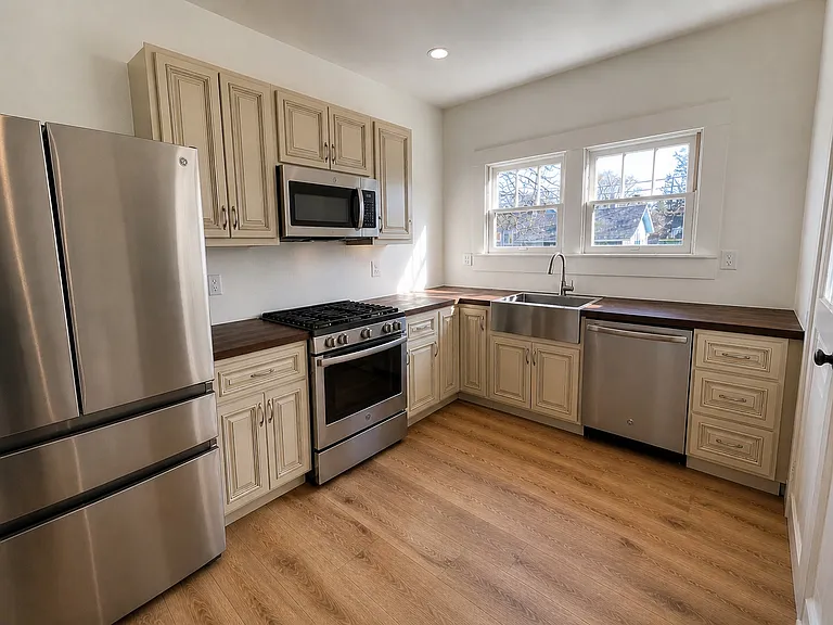 3419 Broadway St — Photo 5