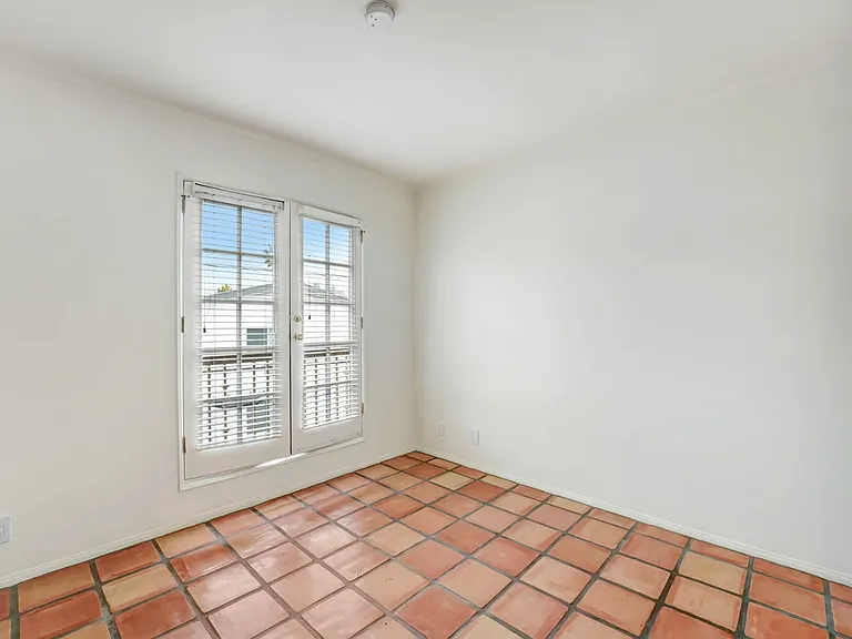 ISO - Isola Bella Townhomes — Photo 17