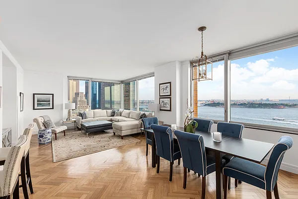 Rented by Compass | media 21