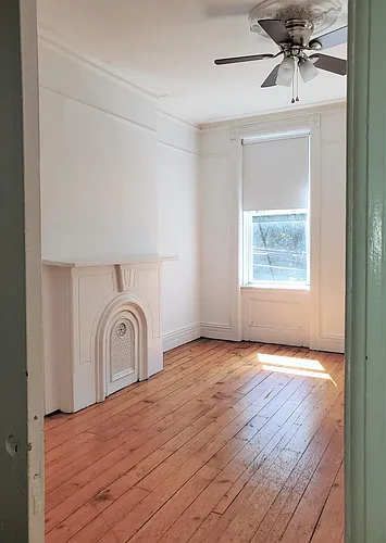 110 Sussex St #2R Photo 1