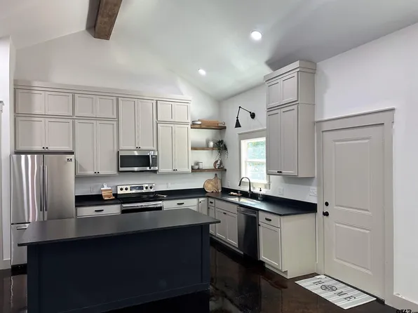 18621 Paradise Ln, Flint, TX 75762