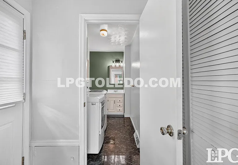 1818 Christian Ave — Photo 22