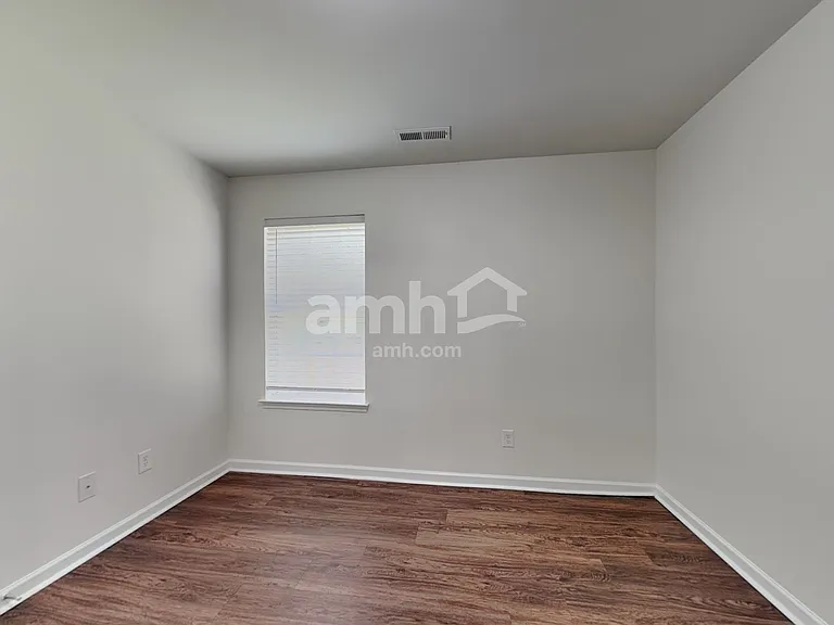 5223 Sunriver Rd — Photo 13
