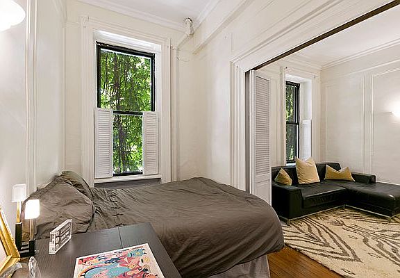 3rd image of 322 W 46th St #3F