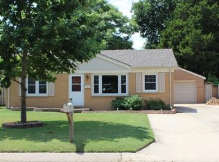 221 S Sunset Ave, Haysville, KS 67060