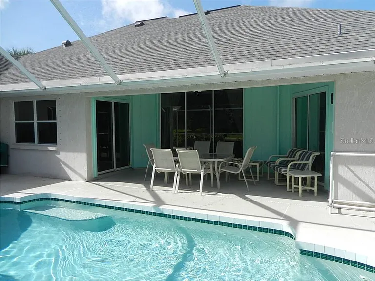 589 Rotonda Cir — Photo 21