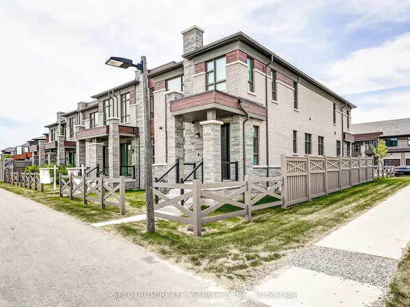 132 Adario Cres, Vaughan, ON L3L 0G4