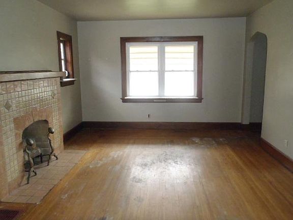 2nd image of 1926 Andina Ave