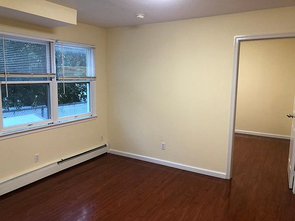 5th image of 51 Memphis Ave #1