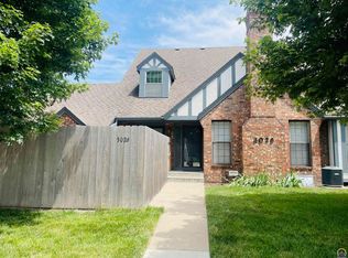 3026 SW Arrowhead Rd, Topeka, KS 66614