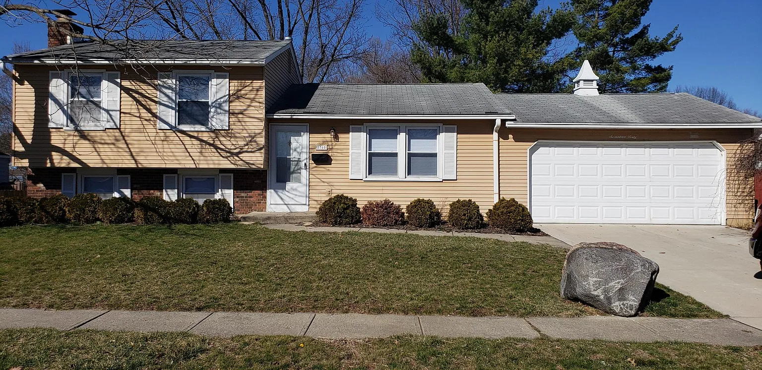 1760 Parkgate Rd photo 1