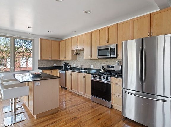 2nd image of 1225 N California Ave APT 2A