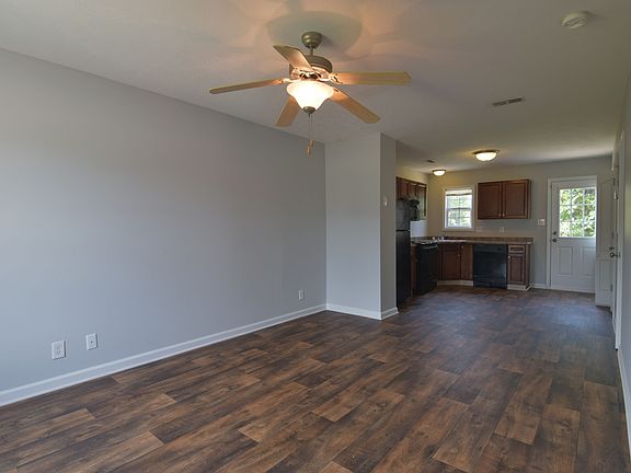 5th image of 820 Oak Arbor Ct APT A