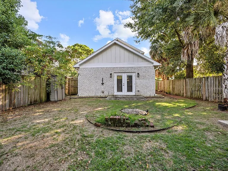 1520 E Gonzalez St #A — Photo 21