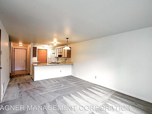 4th image of 515 112th St SE Unit B2