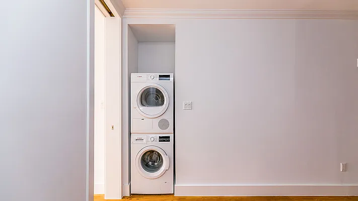 Rented by Nooklyn NYC LLC | media 18