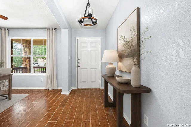 4 bed, 2.0 bath, 1825 sqft, $2,200 — Photo 2