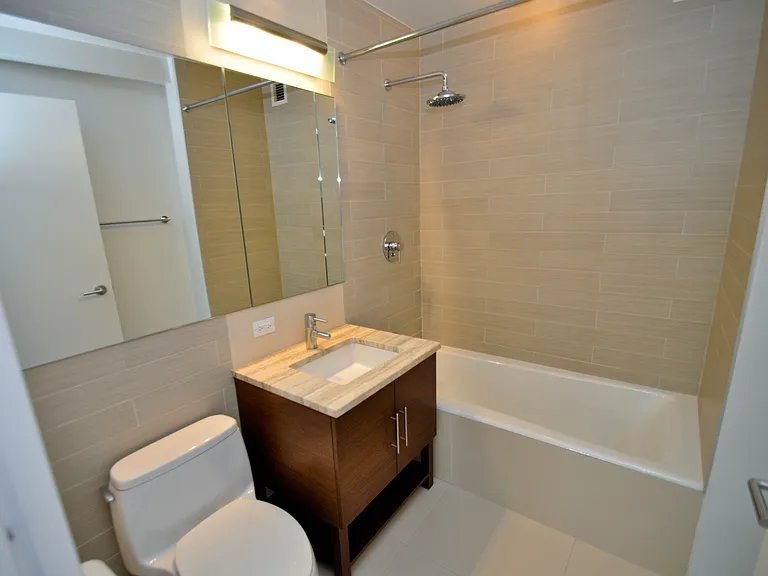 505 W 47th St #4AS — Photo 6